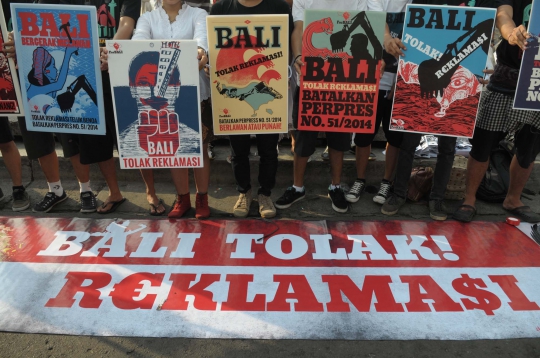 Aksi demo di Bundaran HI menolak keras reklamasi Teluk Benoa