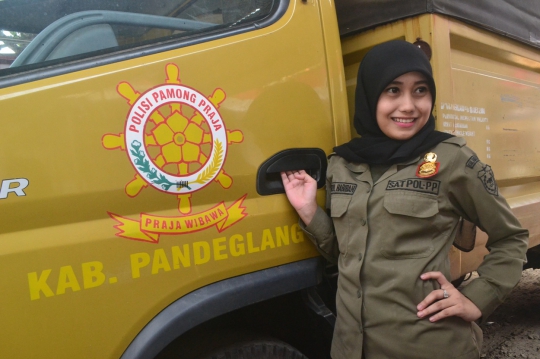 Ini pesona Nurul Habibah, Satpol PP cantik yang bikin gemas