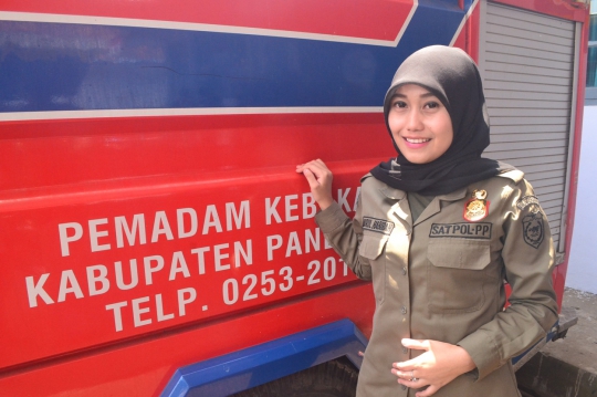 Ini pesona Nurul Habibah, Satpol PP cantik yang bikin gemas