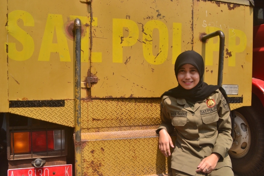 Ini pesona Nurul Habibah, Satpol PP cantik yang bikin gemas