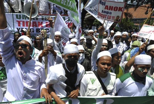 Tolak Ahok jadi Gubernur, FPI geruduk Gedung DPRD Jakarta