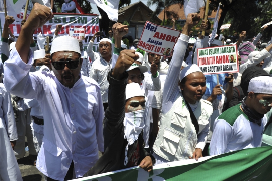 Tolak Ahok jadi Gubernur, FPI geruduk Gedung DPRD Jakarta