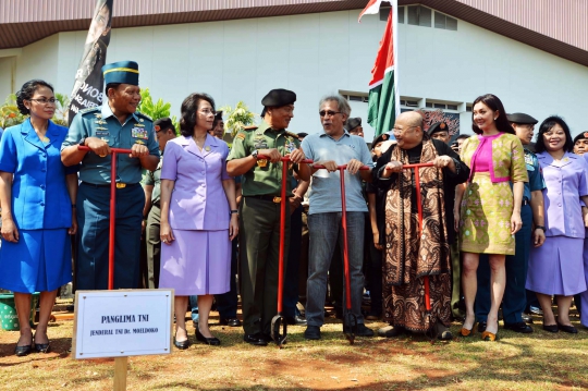 Panglima TNI ajak Iwan Fals & Jaya Suprana bikin lubang biopori