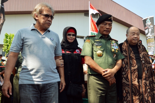 Panglima TNI ajak Iwan Fals & Jaya Suprana bikin lubang biopori