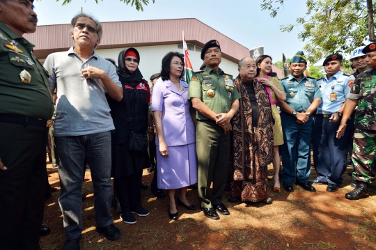 Panglima TNI ajak Iwan Fals & Jaya Suprana bikin lubang biopori