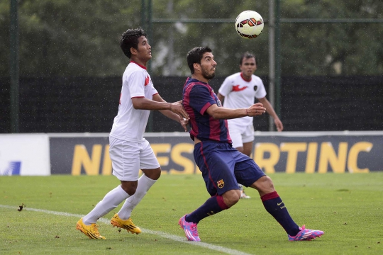 Aksi Timnas Indonesia U-19 hadapi Suarez dan Barcelona B