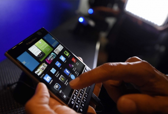 BlackBerry Passport berbekal RAM 3GB resmi meluncur