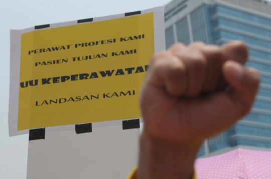 Aksi demo perawat tuntut pengesahan RUU Keperawatan di DPR
