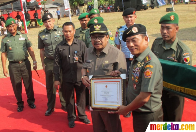 Foto : Tingkatkan keakraban, TNI-Polri gelar kolone 