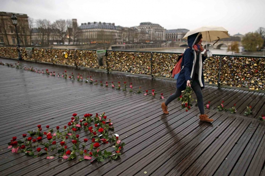 Mitos keabadian cinta di kota romantis Paris 'berakhir'