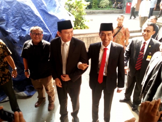 Keakraban Jokowi-Ahok saat hadiri pelantikan Ketua DPRD DKI