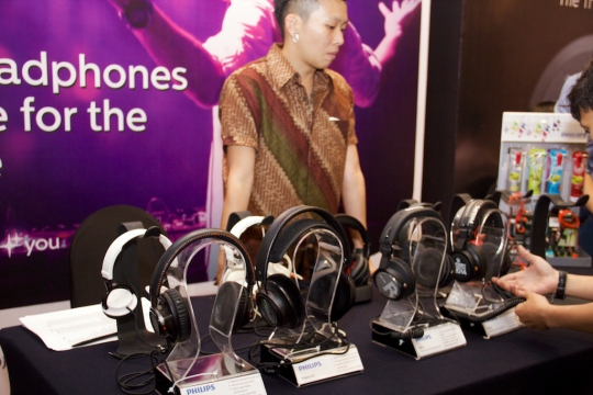 Berbagai produk headphone canggih di pameran High-End Audio