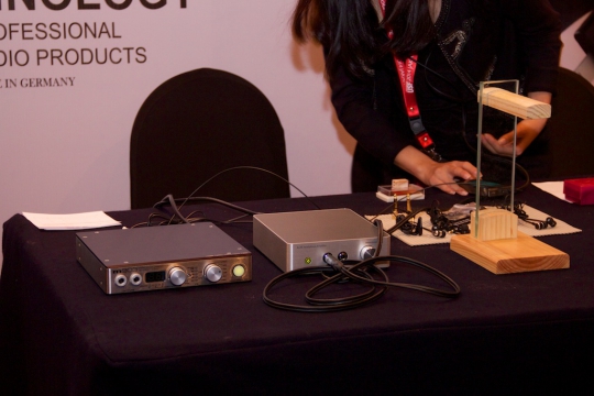 Berbagai produk headphone canggih di pameran High-End Audio