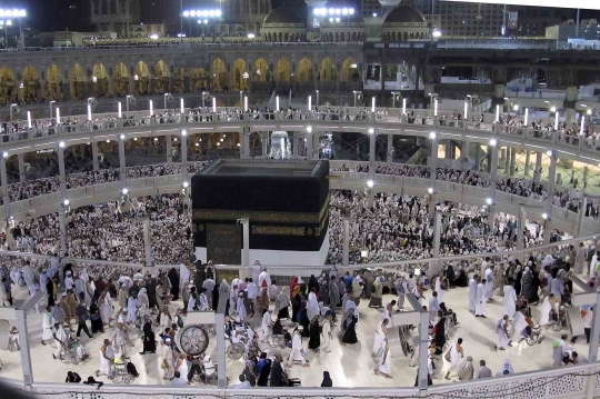 Jemaah haji dari berbagai negara mulai penuhi Masjidil Haram