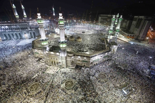 Jemaah haji dari berbagai negara mulai penuhi Masjidil Haram