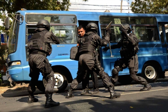 Aksi pasukan TNI anti-teror bebaskan sandera di Bali