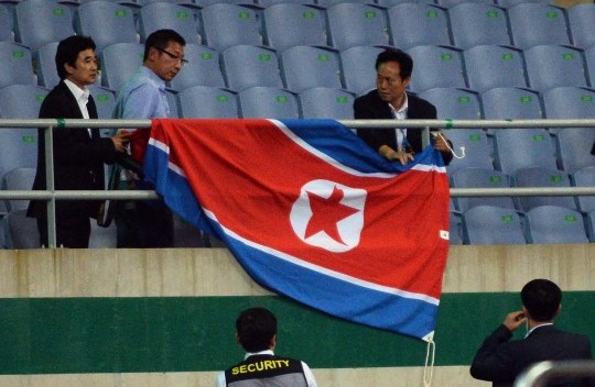 Aparat Korsel copot bendera Korut saat pertandingan Asian Games