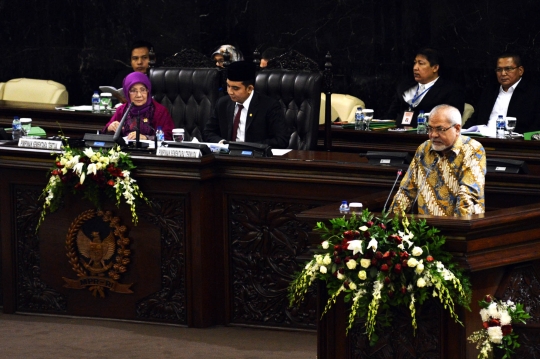 Sidang paripurna pembentukan fraksi MPR RI periode 2014-2019