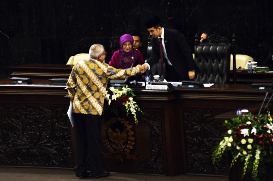 Sidang paripurna pembentukan fraksi MPR RI periode 2014-2019