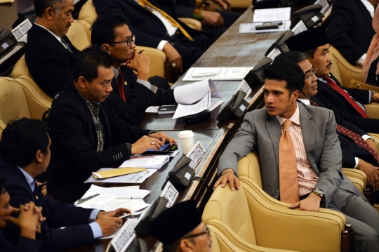 Sidang paripurna pembentukan fraksi MPR RI periode 2014-2019