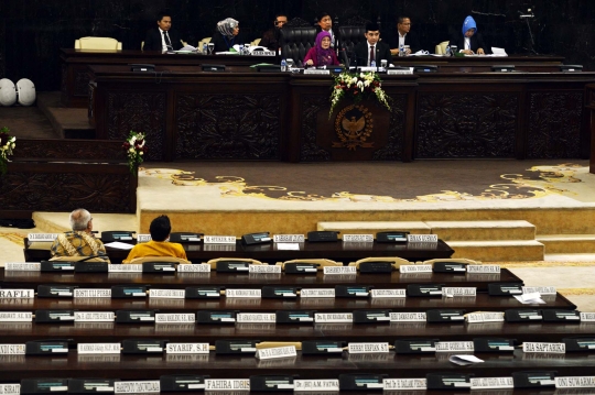 Sidang paripurna pembentukan fraksi MPR RI periode 2014-2019