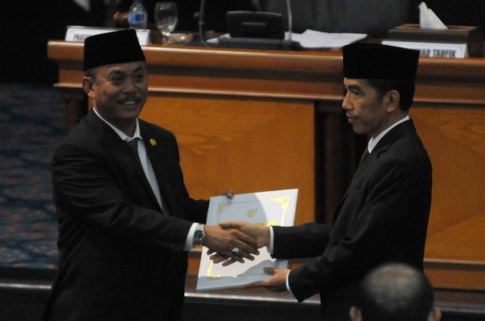 Sidang pengunduran diri Jokowi dari Gubernur DKI