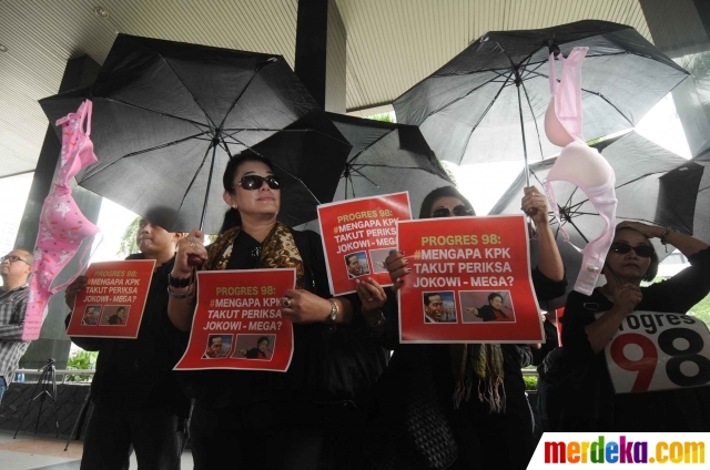 Foto : Tuntut Jokowi-Mega diperiksa, aktivis Progres 98 