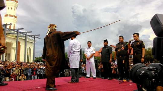 Ini 4 penjudi yang dieksekusi cambuk oleh Pemkot Banda Aceh
