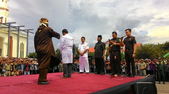 Ini 4 penjudi yang dieksekusi cambuk oleh Pemkot Banda Aceh