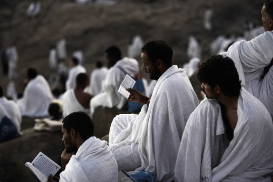 Mengintip jutaan jemaah haji mencari keberkahan di Bukit Arafah