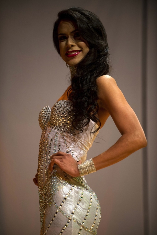 Kontes kecantikan kaum waria di Mujer T 2014