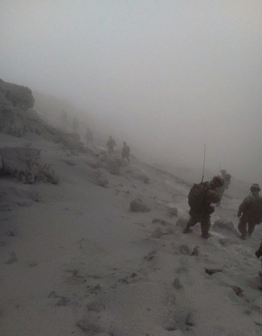 Foto pemandangan menyeramkan ketika Gunung Ontake Jepang erupsi