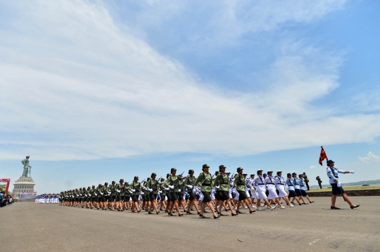 Gladi resik HUT TNI di Markas Koarmatim Surabaya