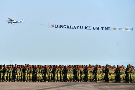 Gladi resik HUT TNI di Markas Koarmatim Surabaya