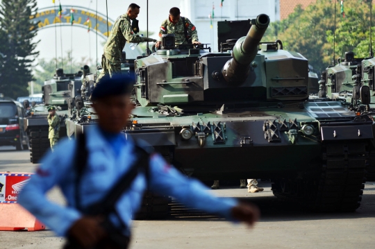 Tank Leopard ikut geladi resik HUT TNI di Markas Koarmatim