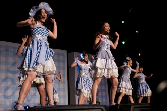 Melihat serunya JKT48 Gingham Check Handshake Festival