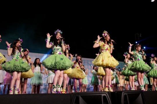 Melihat serunya JKT48 Gingham Check Handshake Festival