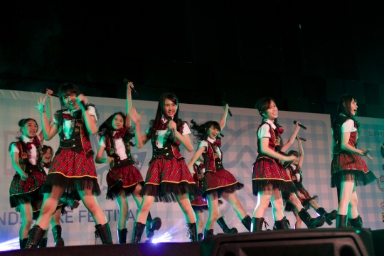 Melihat serunya JKT48 Gingham Check Handshake Festival