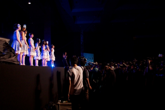 Melihat serunya JKT48 Gingham Check Handshake Festival