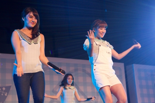 Melihat serunya JKT48 Gingham Check Handshake Festival