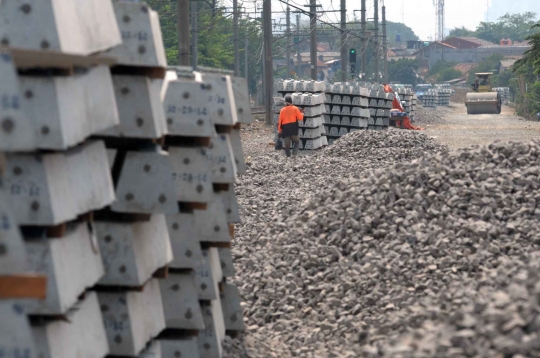 Jalur rel khusus KRL di Cipinang ditambah