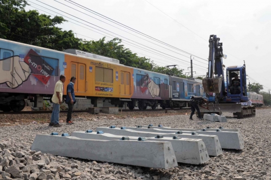 Jalur rel khusus KRL di Cipinang ditambah