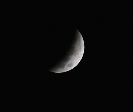 Menyaksikan keindahan proses gerhana bulan merah