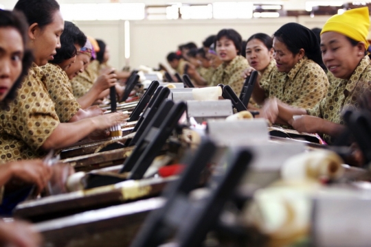 Produsen rokok popular di Kediri pensiunkan ribuan pekerjanya