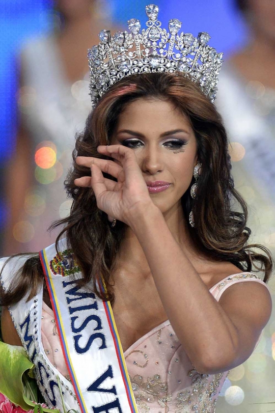 Mahasiswi 20 tahun ini raih gelar Miss Venezuela 2014