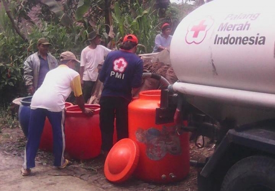 PMI bantu 18 truk tangki air bersih untuk kekeringan di Jateng