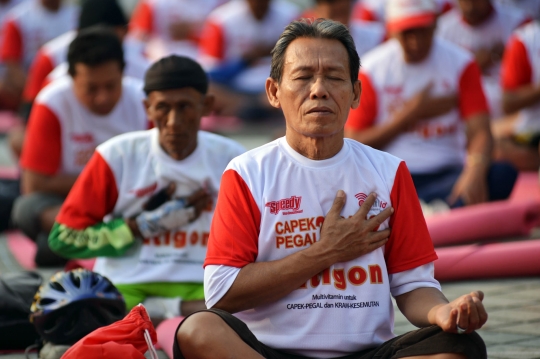 Meditasi bareng dalam 'Aksi Hening Sejenak' di Kemenpora