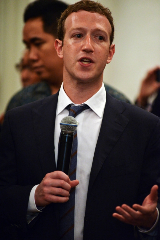 Keakraban Mark Zuckerberg saat bertemu Jokowi di Balai Kota