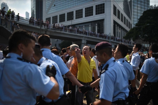 Ratusan sopir taksi protes pelajar Hong Kong minta jalan dibuka