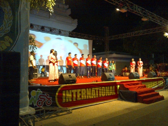 Kemeriahan pembukaan International Tour de Banyuwangi Ijen